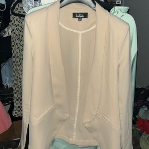 Small in perfect condition worn once for like 2 hrs,lulus in BC